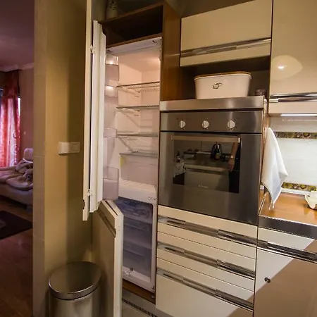 Luxurious 52 In The Center Of פודגוריצה