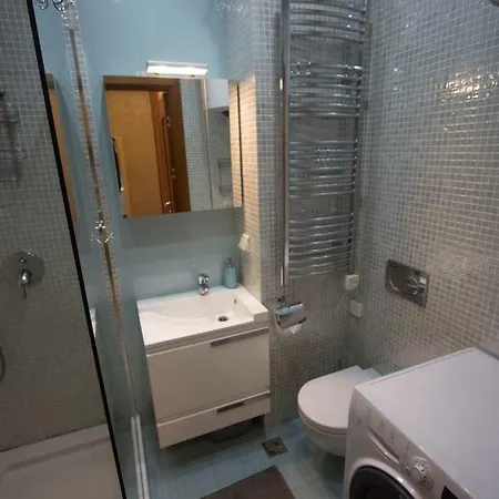 Luxurious 52 In The Center Of דירה *