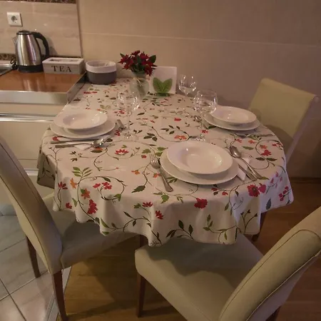 דירה Luxurious 52 In The Center Of פודגוריצה